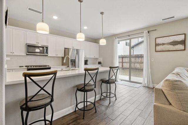 6212 E Bibi Drive, Fresno, CA 93727