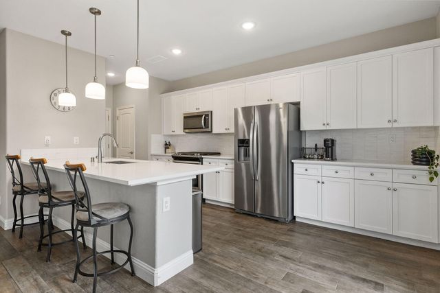 6212 E Bibi Drive, Fresno, CA 93727