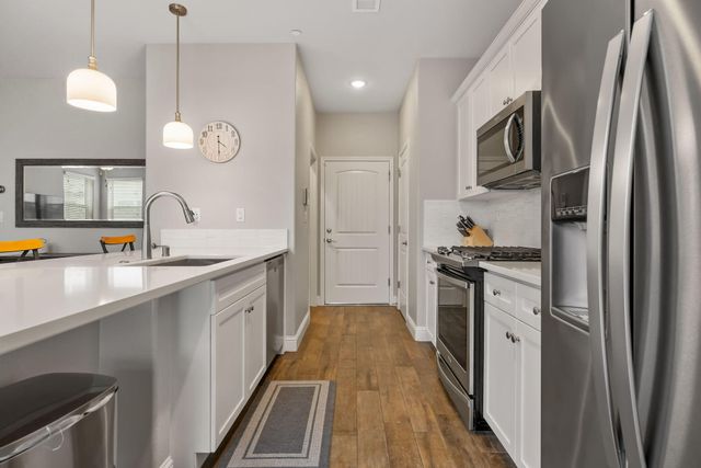 6212 E Bibi Drive, Fresno, CA 93727