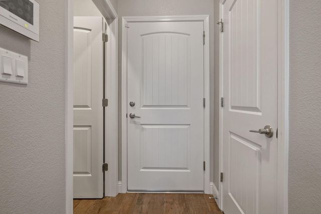 6212 E Bibi Drive, Fresno, CA 93727