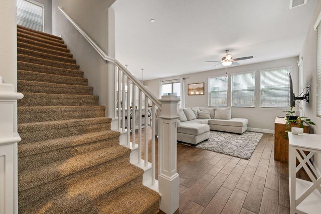 6212 E Bibi Drive, Fresno, CA 93727