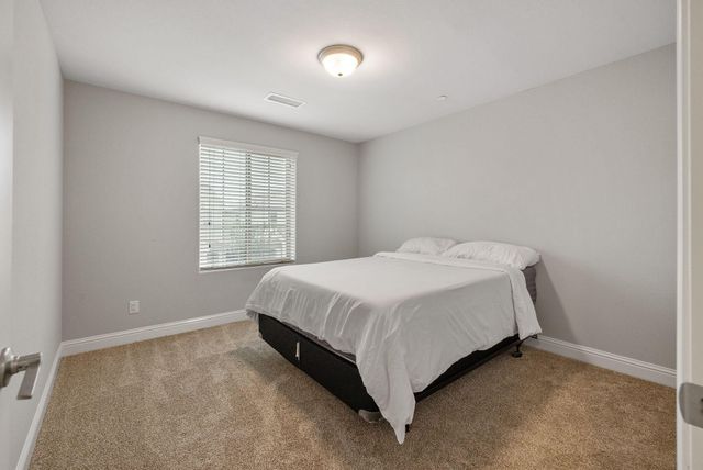 6212 E Bibi Drive, Fresno, CA 93727