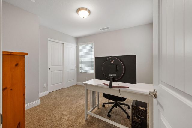 6212 E Bibi Drive, Fresno, CA 93727