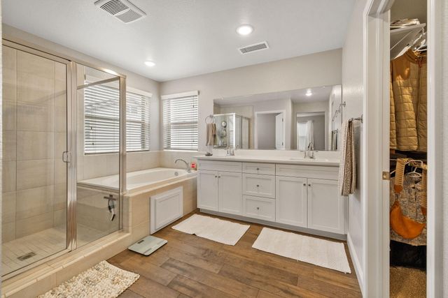 6212 E Bibi Drive, Fresno, CA 93727