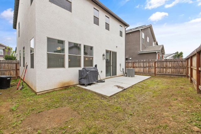 6212 E Bibi Drive, Fresno, CA 93727