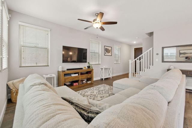 6212 E Bibi Drive, Fresno, CA 93727