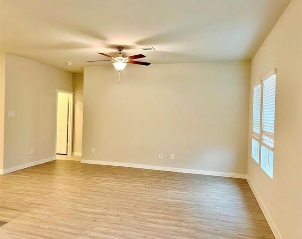 812 Westpointe Drive, Dayton, TX 77535