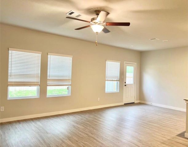 812 Westpointe Drive, Dayton, TX 77535