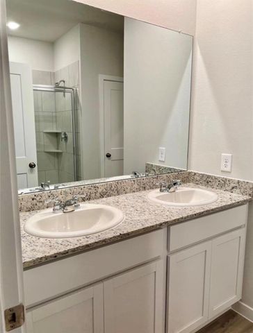 812 Westpointe Drive, Dayton, TX 77535