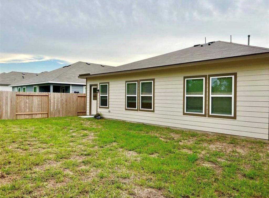 812 Westpointe Drive, Dayton, TX 77535