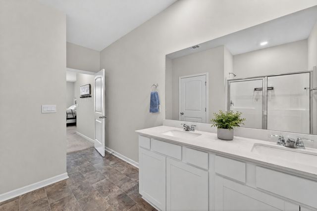 9032 Copenhagen Dr, Murfreesboro, TN 37129