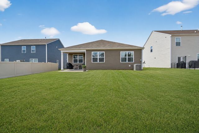 9032 Copenhagen Dr, Murfreesboro, TN 37129