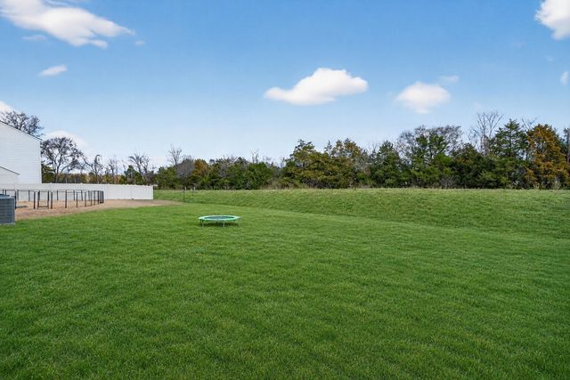 9032 Copenhagen Dr, Murfreesboro, TN 37129
