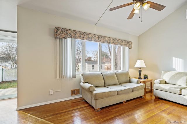 246 W 10th Street, Deer Park, NY 11729