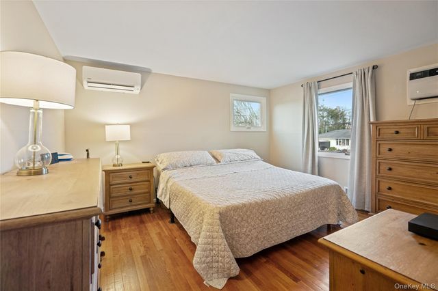 246 W 10th Street, Deer Park, NY 11729