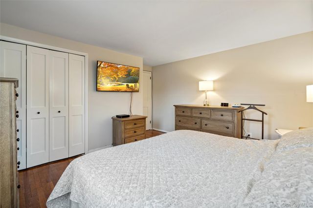 246 W 10th Street, Deer Park, NY 11729