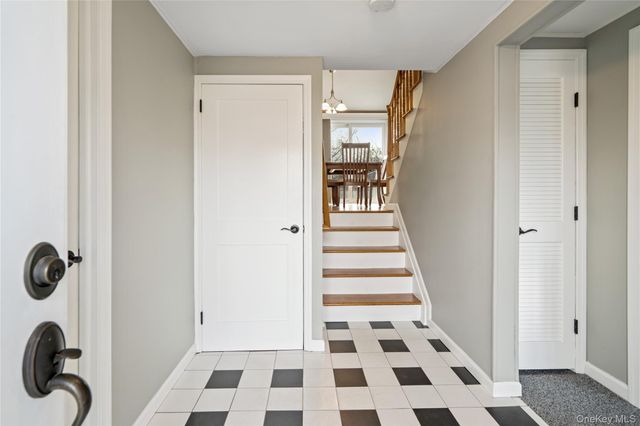 246 W 10th Street, Deer Park, NY 11729