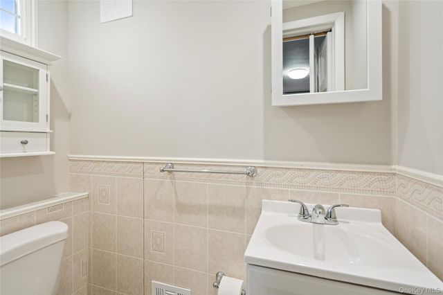 246 W 10th Street, Deer Park, NY 11729