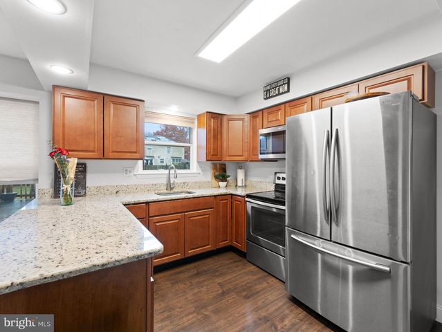 712 SCARBOROUGH DR, Egg Harbor Township, NJ 08234