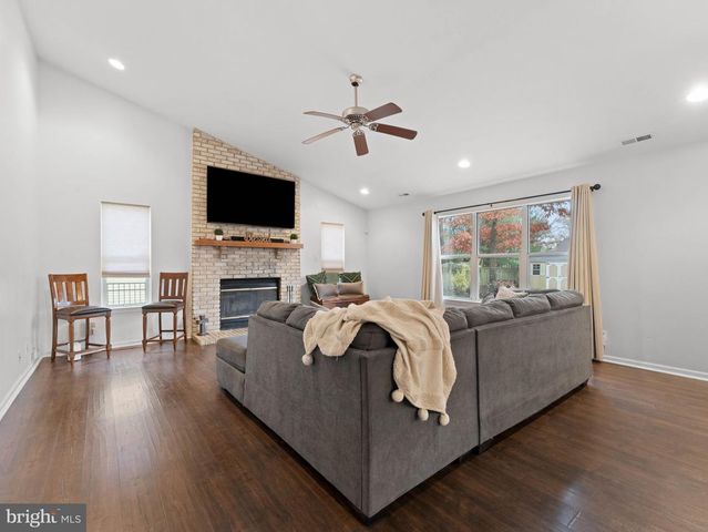 712 SCARBOROUGH DR, Egg Harbor Township, NJ 08234