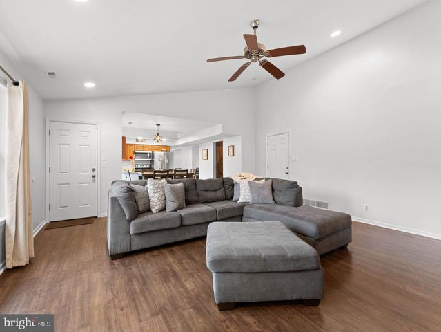 712 SCARBOROUGH DR, Egg Harbor Township, NJ 08234