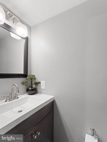 712 SCARBOROUGH DR, Egg Harbor Township, NJ 08234