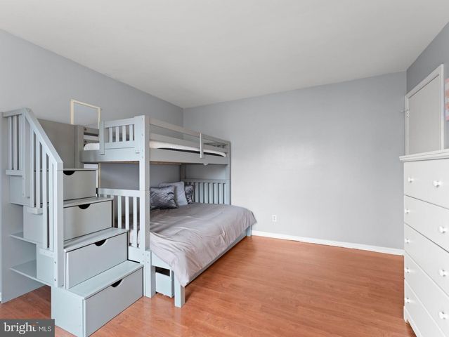 712 SCARBOROUGH DR, Egg Harbor Township, NJ 08234