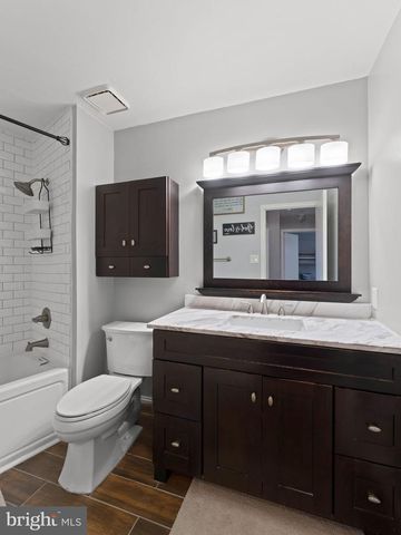 712 SCARBOROUGH DR, Egg Harbor Township, NJ 08234