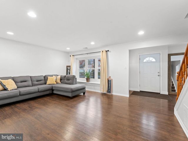 712 SCARBOROUGH DR, Egg Harbor Township, NJ 08234