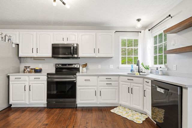 220 Maple Ridge Drive, Canonsburg, PA 15317