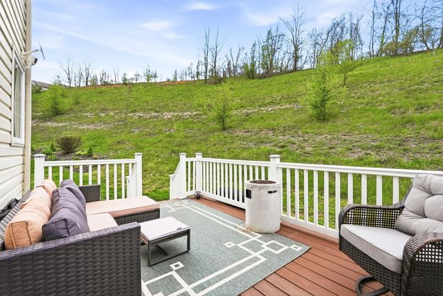 220 Maple Ridge Drive, Canonsburg, PA 15317