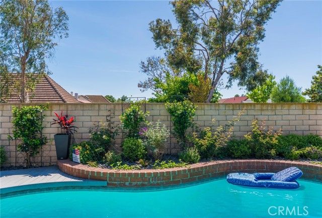 5252 Burgundy, Irvine, CA 92604