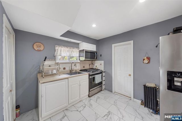 256 Fycke Lane, Teaneck, NJ 07666