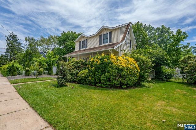256 Fycke Lane, Teaneck, NJ 07666