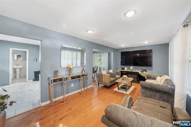 256 Fycke Lane, Teaneck, NJ 07666
