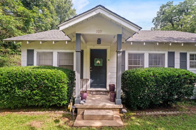 109 Corinth Rd., Petal, MS 39465