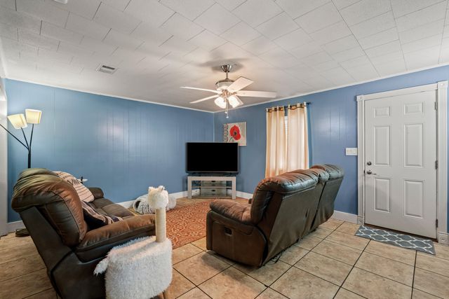 109 Corinth Rd., Petal, MS 39465