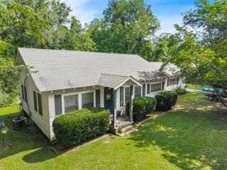109 Corinth Rd., Petal, MS 39465