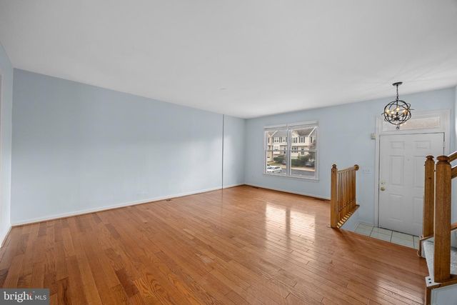 14720 GROBIE POND LN, Centreville, VA 20120