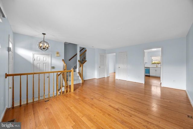 14720 GROBIE POND LN, Centreville, VA 20120