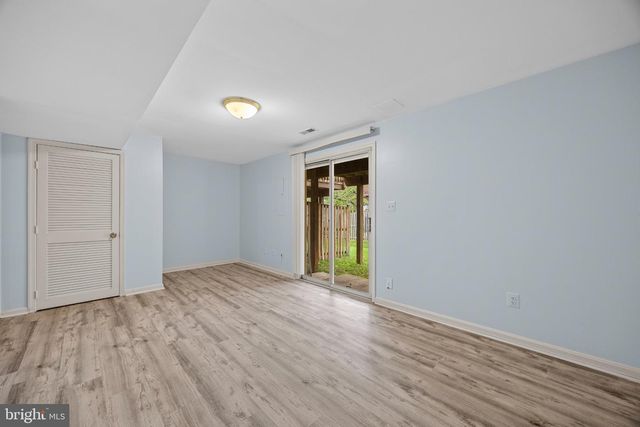 14720 GROBIE POND LN, Centreville, VA 20120