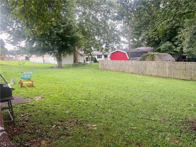 2407 Hanvey Avenue, Belpre, OH 45714