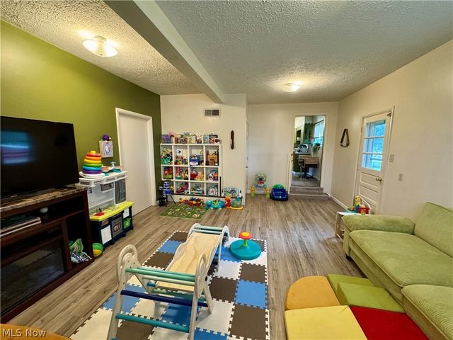 2407 Hanvey Avenue, Belpre, OH 45714