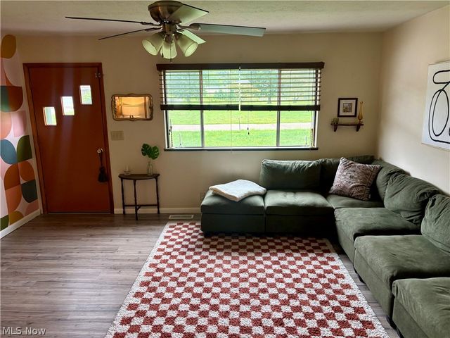 2407 Hanvey Avenue, Belpre, OH 45714