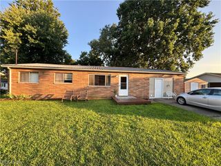 2407 Hanvey Avenue, Belpre, OH 45714