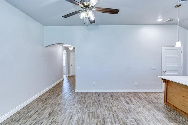 12613 NW 4th Street, Yukon, OK 73099