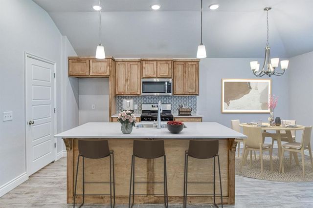 12613 NW 4th Street, Yukon, OK 73099