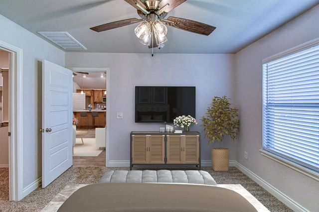 12613 NW 4th Street, Yukon, OK 73099