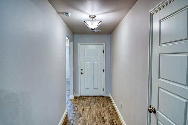 12613 NW 4th Street, Yukon, OK 73099