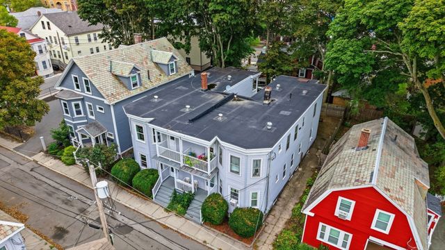 12 May St B, Salem, MA 01970